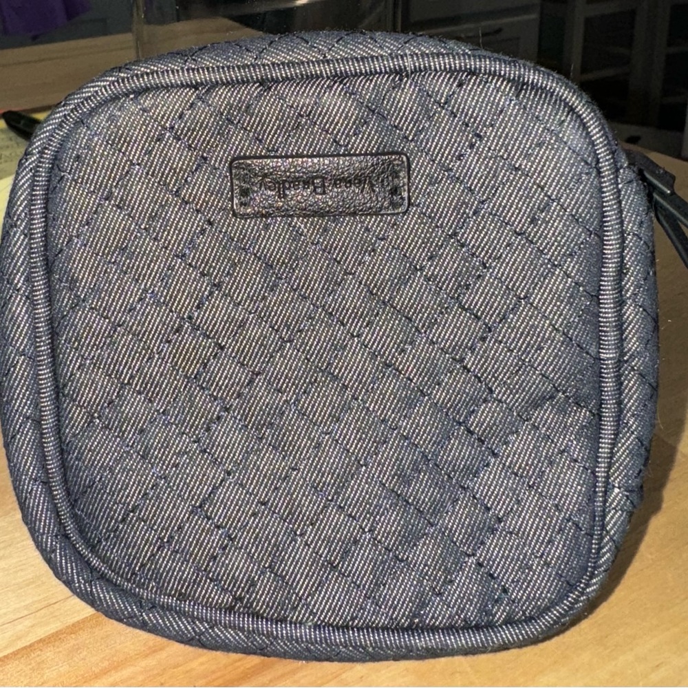 VERA BRADLEY SMALL JEWELRY ORGANIZER IN DENIM.